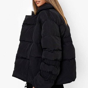 Chaqueta de Plumón Acolchada para Mujer, Diseño Personalizado OEM, con Capucha Ajustable, Chaqueta de Invierno Acolchada - Product Image 3