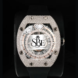 Montre de qualité supérieure en acier inoxydable avec saphir blanc glacé, mouvement ETA, résistante à l'eau, de qualité supérieure - Product Image 1