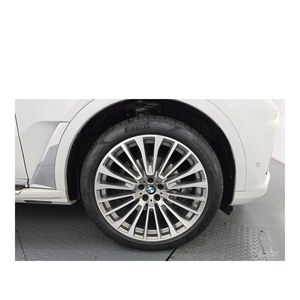 BMW X7 XDrive40i Octobre 2022 119 160 km 7 places avec caméra de recul Boîte de vitesses automatique Sièges en cuir Conçu pour l'excellence - Product Image 5