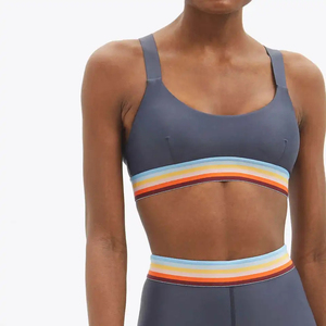 Soutien-gorge de sport pour femme entièrement personnalisé, couleur unie, col rond, respirant, pour yoga et entraînement - Product Image 2
