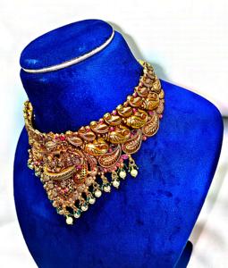 Collar choker tradicional indio de oro antiguo de 22k con diseño de la diosa Lakshmi, disponible en ORO/PLATA/BRONCE - Product Image 3