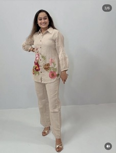 Conjunto Elegante de Dos Piezas para Mujer con Patrón Sólido, Camisa de Manga Tres Cuartos con Cuello Mandarín y Pantalones Anchos (100% Algodón Orgánico) Casual - Product Image 4