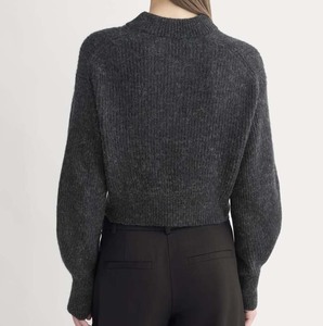 Pull en maille décontracté à col en V, doux et respirant pour femme, chemise légère et sexy, hauts élégants pour dames - Product Image 2