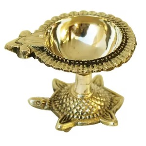 Lámpara de aceite de latón hecha a mano, diseño clásico, estilo étnico, decoración para Diwali, Pooja, rituales, templo, uso doméstico. - Product Image 3