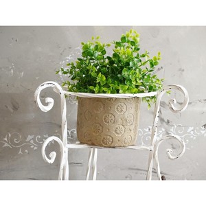 Macetas metálicas con recubrimiento de polvo blanco que brindan excelente soporte estructural, permitiendo que plantas y árboles más grandes crezcan de forma segura. - Product Image 2