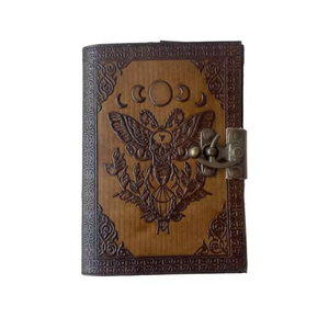 Carnet artisanal classique en cuir véritable avec gaufrage papillon et phases de lune, motif floral, papier à bords festonnés, fermeture à fermoir, style vintage - Product Image 6