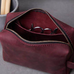 Handmade Stylish Durable Fit Comfortable Portable Zipper Closure Vintage Leather Cosmetic Bag for Makeup Storage and Travel - Product Image 6