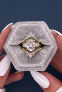 Anillo de Compromiso con Diamante Cultivado en Laboratorio de 2.80CT, VVS2 F, Certificado IGI, Corte Ovalado, Halo, Conjunto Nupcial, Oro Blanco, Venta al Por Mayor - Product Image 4