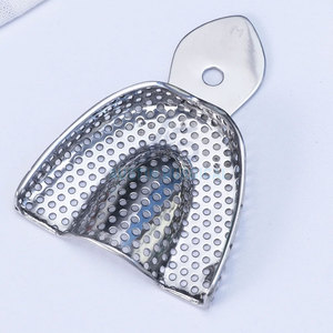 Plateaux d'empreinte dentaires manuels en acier inoxydable de haute qualité, ajustement confortable, construction durable, pour soins bucco-dentaires - Product Image 5