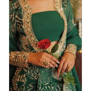 Ensemble de costume de soirée pour femmes de créateur avec broderie, paillettes et travail de miroir réel - Product Image 3