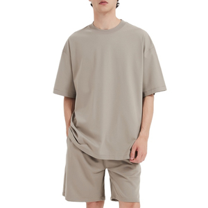 Ensemble court deux pièces personnalisé pour homme – Survêtement imprimé avec short et t-shirt pour homme 2026 - Product Image 2