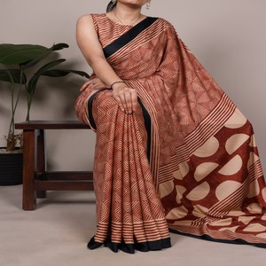 VASTRA COTTAGE Sari de satén mate con estampado elegante y blusa sin coser, colección étnica para fiestas. - Product Image 6