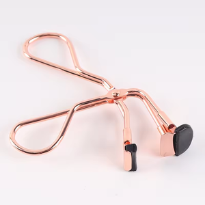 Recourbe-cils en acier inoxydable durable pour cils supérieurs/inférieurs, design portable à clip large pour un coiffage durable - Product Image 3