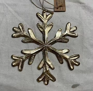 Boule de décoration suspendue en métal de flocon de neige de Noël et ornements d'arbre de différentes tailles - Product Image 1