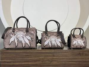 Bolso de Mano de Cuero con Diseño Tribal de Calavera de Toro, Hecho a Mano, de Cuero Vacuno Mediano, Bolso de Viaje Unisex Tipo Duffle - Product Image 5