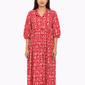 Belle robe en coton à motifs floraux, imprimée à la main, pour un usage décontracté. - Product Image 1