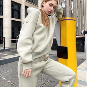 Ensemble de survêtement d'hiver pour femme – Coton molletonné uni, streetwear, sweat à capuche et pantalon de jogging, doux, confortable, décontracté, avec patchs - Product Image 6