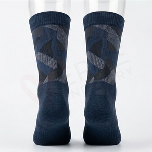 Chaussettes ras du cou pour hommes, couleur unie, tricotées, respirantes, en coton, polyester et élasthanne, pour usage quotidien en automne, style classique - Product Image 2