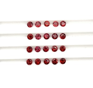 Pierre précieuse naturelle grenat du Mozambique, facettée, rouge, taille ronde, plusieurs tailles disponibles pour la fabrication de bijoux - Product Image 4