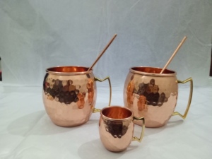 EVANA IMPEX Tasse à Moscow Mule en cuivre artisanale avec poignée en laiton, design baril, verres de bar et de restaurant, martelé, étanche, durable - Product Image 4
