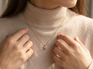 Colgante solitario de zafiro rosa, plata de ley 925, chapado en oro de 14 quilates, colgante de piedra de nacimiento de septiembre para mujer - Product Image 2