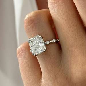 Bague en diamant de laboratoire allongé de 5 carats, or blanc 14 carats, halo caché inspiré de la nature, bague de fiançailles, certifiée IGI - Product Image 2