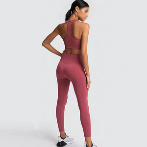 Fournisseur en gros de leggings de yoga pour femmes en spandex/nylon/polyester sur mesure, fabriqués au Pakistan, avec livraison B2B rapide. - Product Image 4