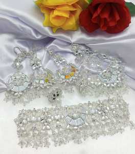 ชุดสร้อยคอ ต่างหู และติกก้า ดีไซน์หรูหราสำหรับเจ้าสาวชาวเอเชียใต้ - Product Image 3