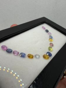 Zafiro Natural Multicolor Corte Ovalado 12CT 15 Piezas Ceilán Sri Lanka Lote de Gemas Zehra para Joyería Efecto de Color y Fuego Sin Agujero - Product Image 1
