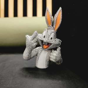 Colgante de Conejo con Moissanita Helada - Plata de Ley, Chapado en Oro de 18K y Rodio, Joyería de Lujo Estilo Hip Hop Bling, Engaste de Garra GCI IDGL - Product Image 1