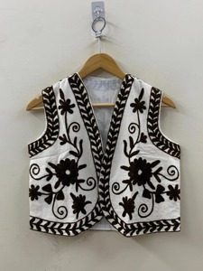 Chaleco de algodón con bordado floral blanco, cuello en V, sin mangas, estilo Prairie Chic, top de verano para mujer adulta - Product Image 1