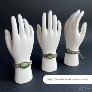 Pulsera Artesanal de Macramé con Labradorita, Joyería Boho con Piedras Preciosas Curativas - Product Image 4