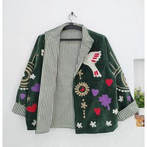 Veste en velours vert brodée de fleurs, faite à la main, style bohème chic, ouverte sur le devant, manteau ethnique tendance pour femmes - Product Image 1