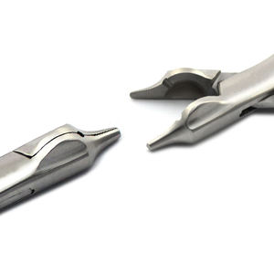 Pince à plier les fils orthodontiques universelle, à pointes dentelées coudées, poignée ergonomique, 16 cm, en acier, certifiée CE, Dentalby Blush surgical - Product Image 5