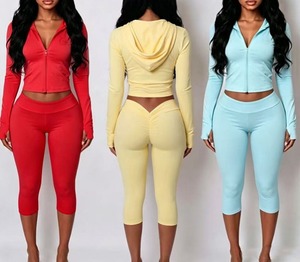 Ensemble de sport 2 pièces pour femme, vêtements de sport Y2K, ensemble de survêtement personnalisé avec logo, veste zippée intégrale et pantalon évasé - Product Image 2