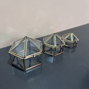 กล่องเครื่องประดับแก้วทรงเรขาคณิต ชุด 3 ชิ้น กล่องใส่ของกระจกทองเหลืองวินเทจ กล่องใส่แหวนแต่งงาน กล่องโชว์แก้วใส ของตกแต่งบ้าน - Product Image 2