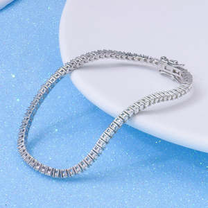 Bracelet tennis en argent avec moissanite ronde colorée et certifiée - Product Image 2