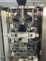 Machine d'emballage automatique en pyramide VFFS pour sachets triangulaires, idéale pour le thé, les snacks, les granulés et les sachets Keypack