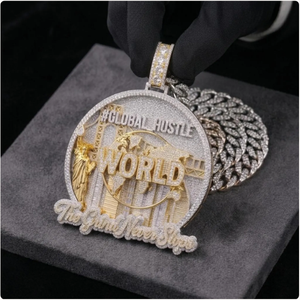 Pendentif Global Hustle World Iced Out avec diamants Moissanite, bijou de luxe, vente en gros - Product Image 1