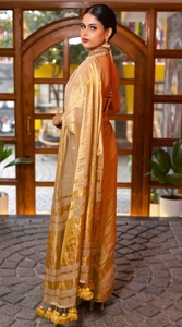 Sari traditionnel KV en soie tissée à la main pour femme, idéal pour les mariages et les fêtes d'automne (Beige Doré) - Infroissable et Réversible - Product Image 4