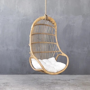 Fauteuil suspendu contemporain en rotin avec coussin imperméable, finition naturelle, pour usage extérieur, maison et villa, capacité 6 personnes - Product Image 6
