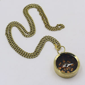 สร้อยคอทองเหลืองทำมือรูปเข็มทิศ น้ำหนักเบา กันกระแทก พร้อมกล่องไม้ขนาดพกพา เหมาะสำหรับกิจกรรมกลางแจ้งและแคมป์ปิ้ง - Product Image 5
