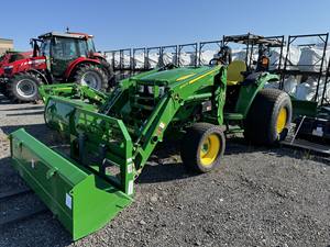 Tracteur John Deere 4044R d'origine en gros, machine agricole 4WD avec moteur puissant et composants durables, prix réduit - Product Image 3