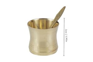 Ensemble de thali circulaire en laiton avec tasse et cuillère pour les activités religieuses, design durable - Product Image 4