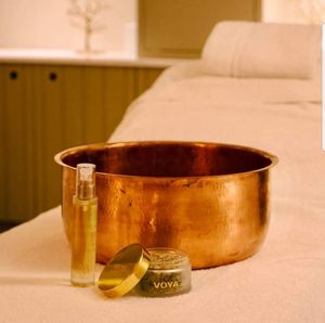 Tazón grande y profundo de cobre para pedicura, para salón y tratamiento de spa de pies en casa, con elegante acabado de diseño martillado. - Product Image 5