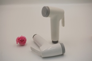 Shattaf Blanco Personalizado con Botón de Presión Único, Diseño Moderno de Plástico Ecológico, Montado en la Pared para Uso en Baños - Product Image 2