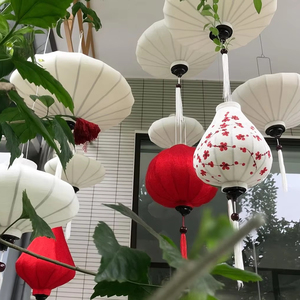 Lanterne en soie vietnamienne artisanale, lanterne décorative en tissu pour événements haut de gamme, mariage, hôtel, restaurant, ambiance festive. - Product Image 3