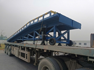 Rampe de chargement mobile Naltako Strong 6 tonnes pour entrepôt, chariot élévateur, quai de conteneurs, capacité 6t, rampe hydraulique - Product Image 3