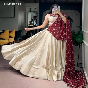 Lehenga de Seda Monga de Alta Calidad en Color Beige Liso y con Volantes - Choli con Trabajo de Espejo Listo para Usar - Dupatta Estampada - Exportador Indio - Product Image 1