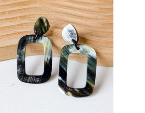 Boucles d'oreilles pendantes uniques en corne de buffle naturelle, accessoires de luxe personnalisables, cadeau d'Inde - Product Image 5